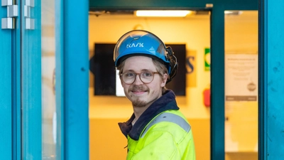 Vår pellets tillverkas av sågspån från norrländsk gran och fura. När sågverken i närområdet producerar sina produkter blir spånet över som en restprodukt.